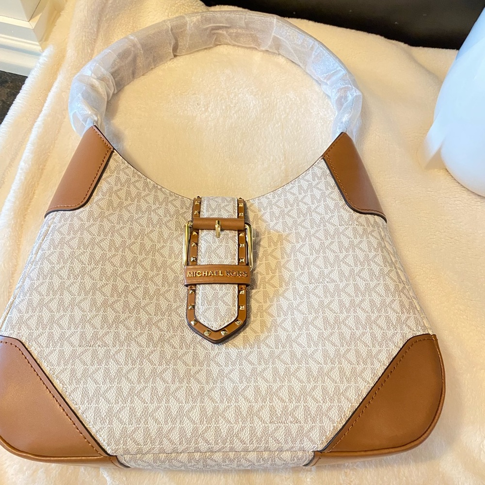 MICHAEL KORS Ilillian Medium Shoulder Bag - Picture 3 of 16